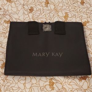 NIB Mary Kay 5-Piece Brush Set with Travel Bag